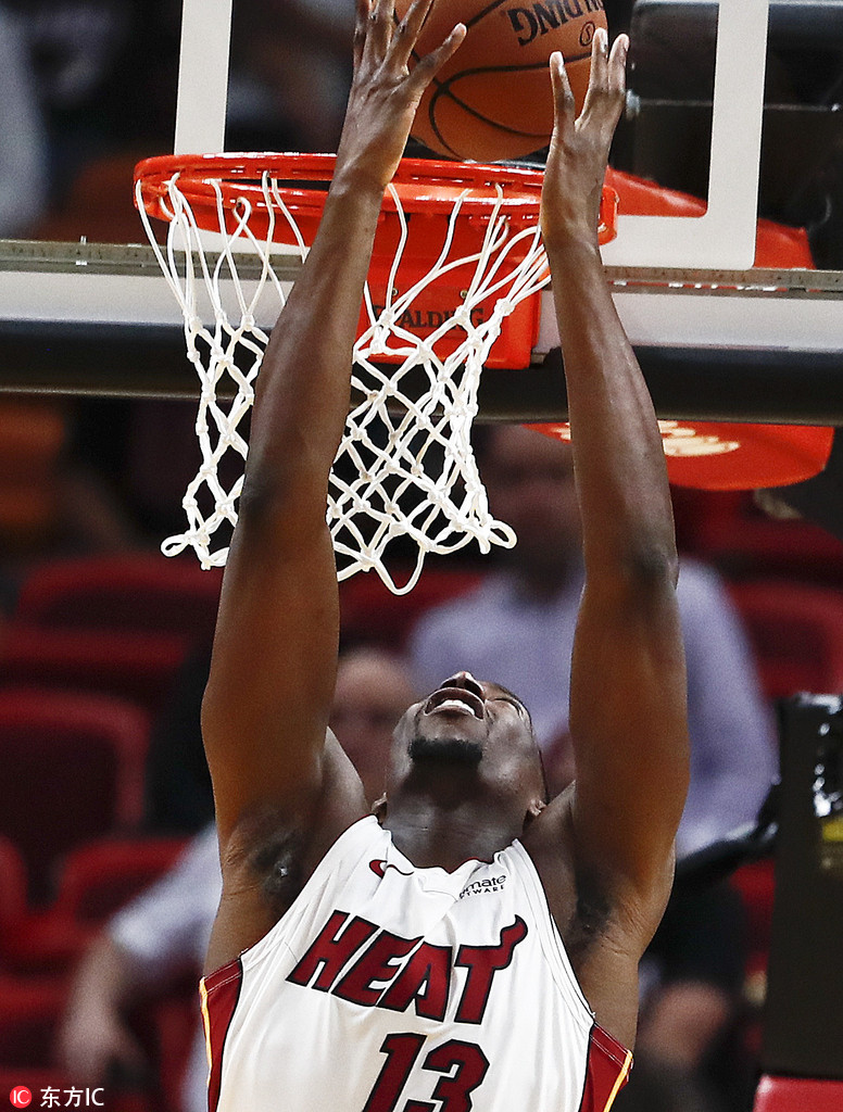 阿斯顿维拉训练开放日,今夜远射贴柱引欢呼,中超在即,训练强度明显提升  阿斯顿维拉训练开放日,今夜远射贴柱引欢呼,中超在即,训练强度明显提升