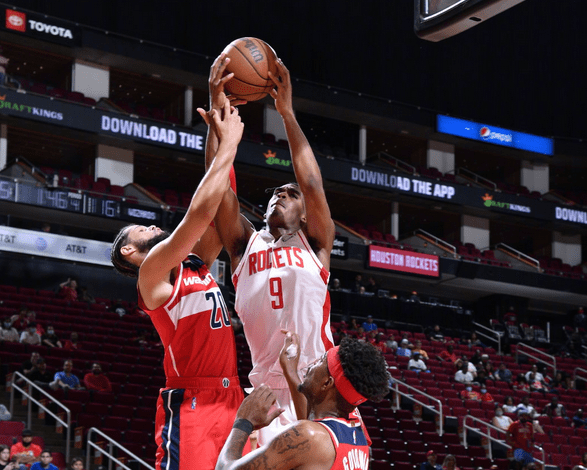 阿斯顿维拉训练开放日,今夜远射贴柱引欢呼,中超在即,训练强度明显提升  阿斯顿维拉训练开放日,今夜远射贴柱引欢呼,中超在即,训练强度明显提升